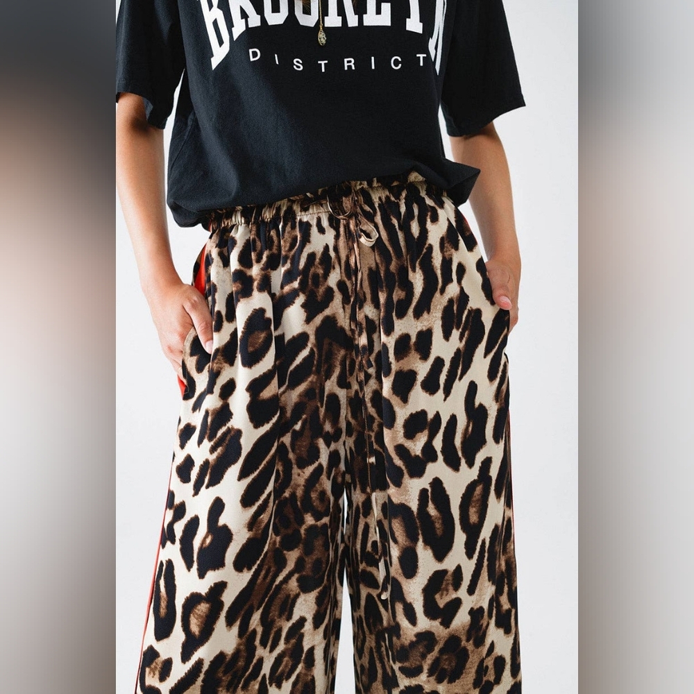 Leopard Straight Pants With Red Stripes - Picture 4 of 4